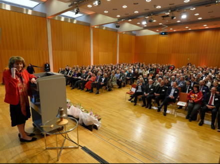 Vollbesetzer Saal: Mehr als 400 Gäste hörten Charlotte Knobloch, Präsidentin der Israelitiischen Kultusgemeinde München und Oberbayern, zu. Vollbesetzer Saal: Mehr als 400 Gäste hörten Charlotte Knobloch, Präsidentin der Israelitiischen Kultusgemeinde München und Oberbayern, zu.