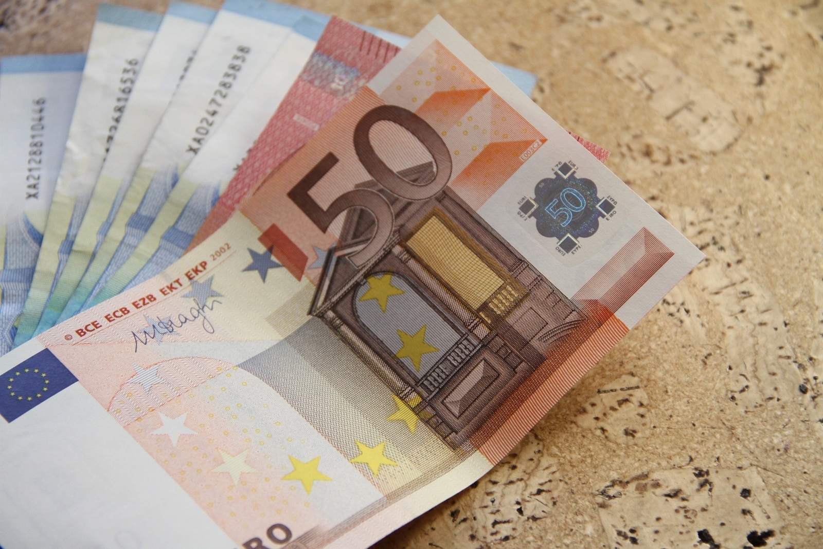 2020, geld, geldscheine, betrug